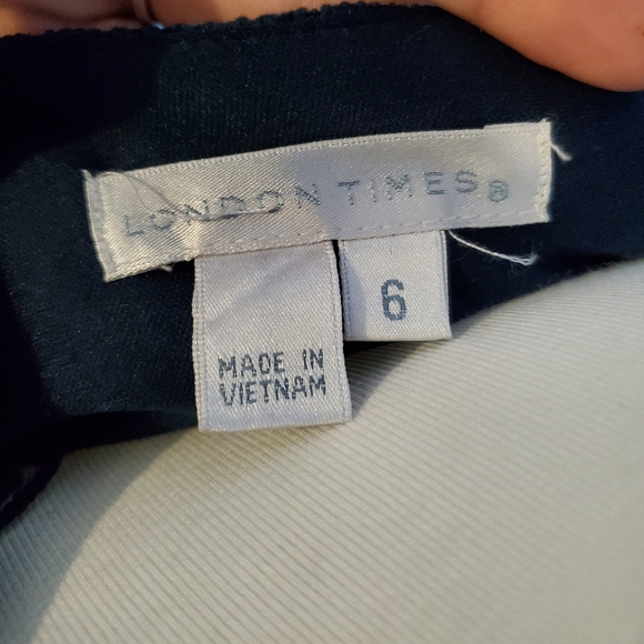 London times dress - Picture 2 of 2